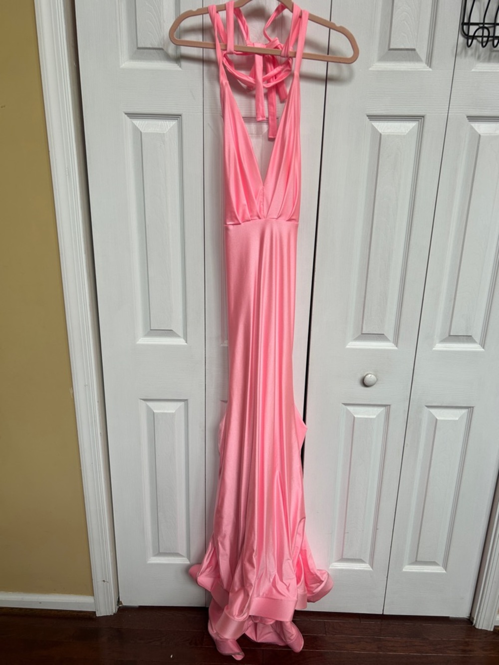 Elegant Pink Prom Dress with Halter Neck